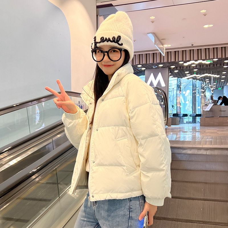 泡芙羽绒服女短款2021年韩版设计感小众百搭宽松洋气面包服外套冬