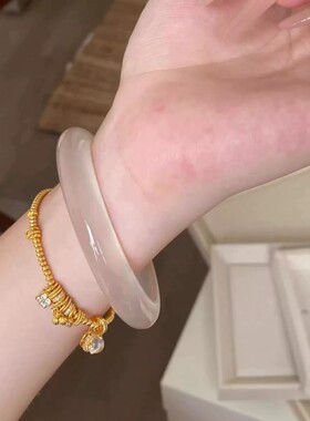 天然马料香槟玛瑙少女手镯