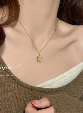 字母方牌项链女款轻奢小众