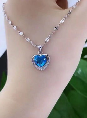 新款爱心吊坠项链送女友闺蜜