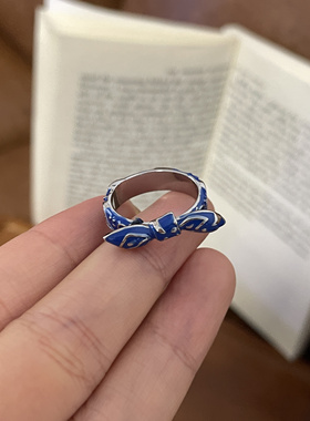 乔治姐姐/复古珐琅蝴蝶结滴油花纹戒指女ins小众设计蓝色食指戒