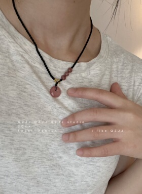 乔治姐姐/复古平安扣粉色吊坠项链小众锁骨链简约情侣招桃花礼物