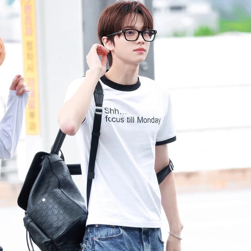 TWS申惟同款撞色短袖T恤白黑男女上衣2025新款夏t爱豆shinyu周边 - 图1