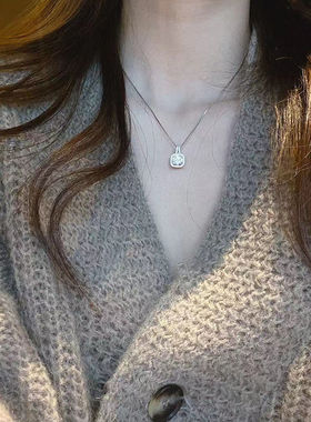 爱依士女士时尚潮流项链