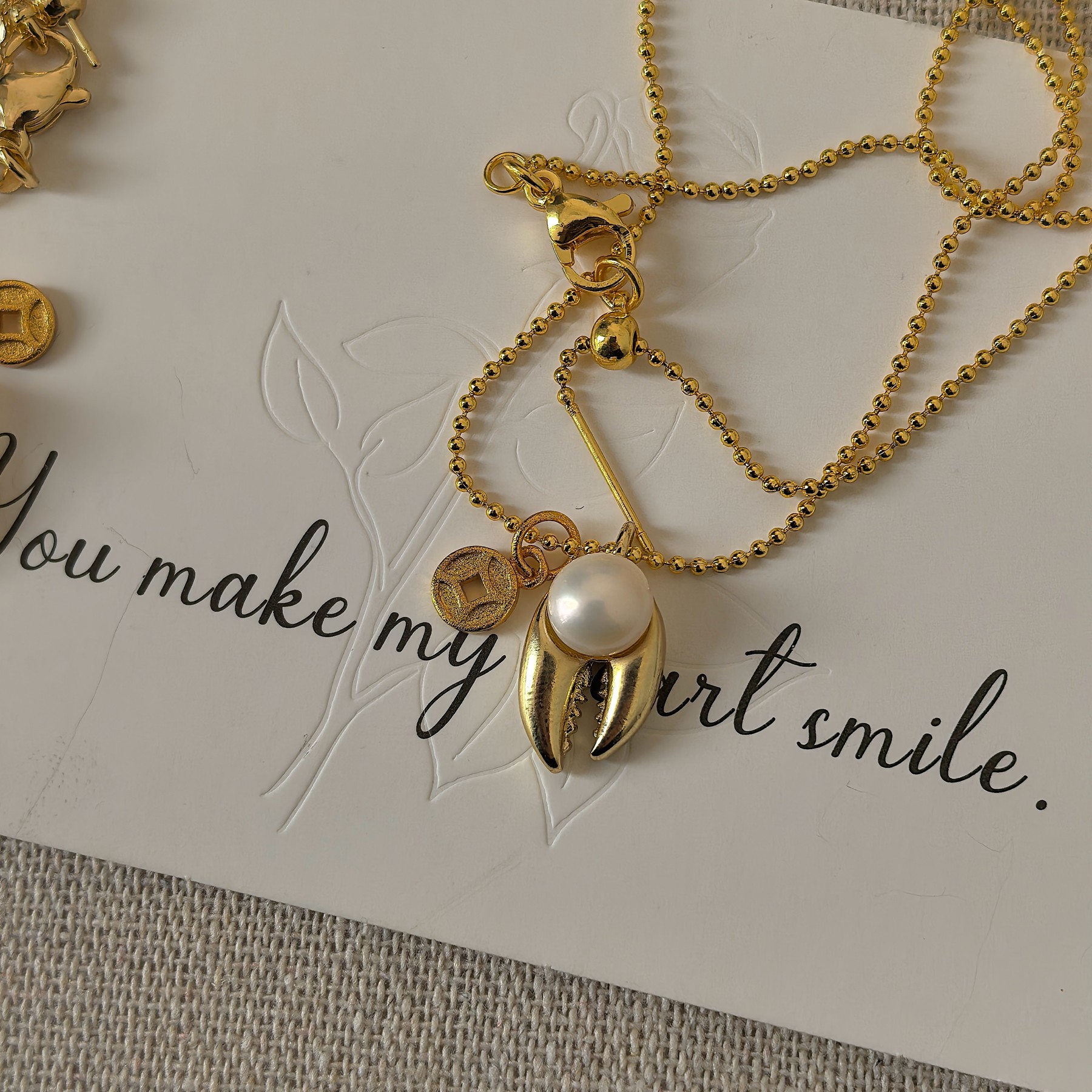 有钳花金色项链 天然淡水珍珠吊坠女 小众设计精致简约锁骨毛衣链,淘宝优惠券,粉丝福利购,淘宝优惠卷