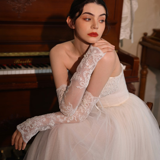 少女安妮宫廷风蕾丝蝴蝶结婚纱手套长款重工公主新娘礼服复古套袖