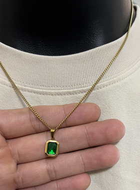 18K金钛钢方形小宝石锁骨小项链