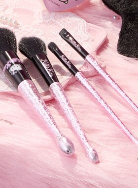 名创优品hellokitty化妆刷套装