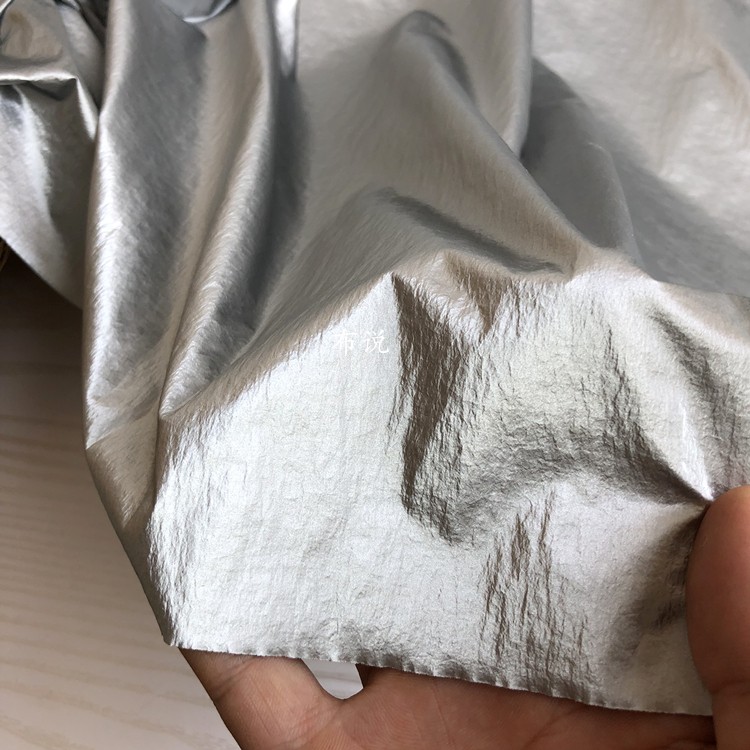 钨钢哑光银色水洗褶皱羽绒服布料 耐磨/防水/不掉银 创意服装面料