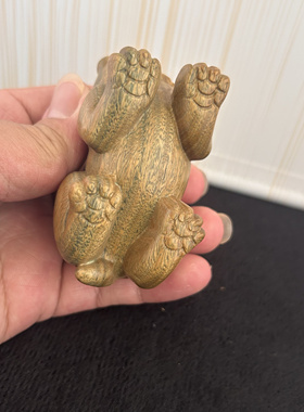天然阿根廷绿檀木生肖兔子摆件