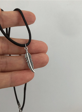车银优同款黑绳羽毛锁骨链