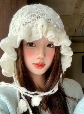 白色花朵珍珠流苏绑带针织帽女秋