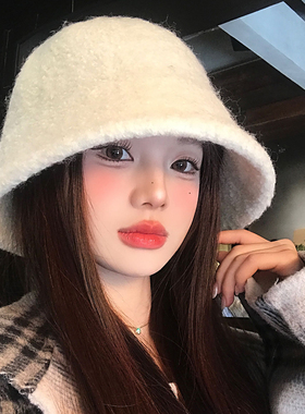 高级感白色羊羔毛绒渔夫帽女冬季