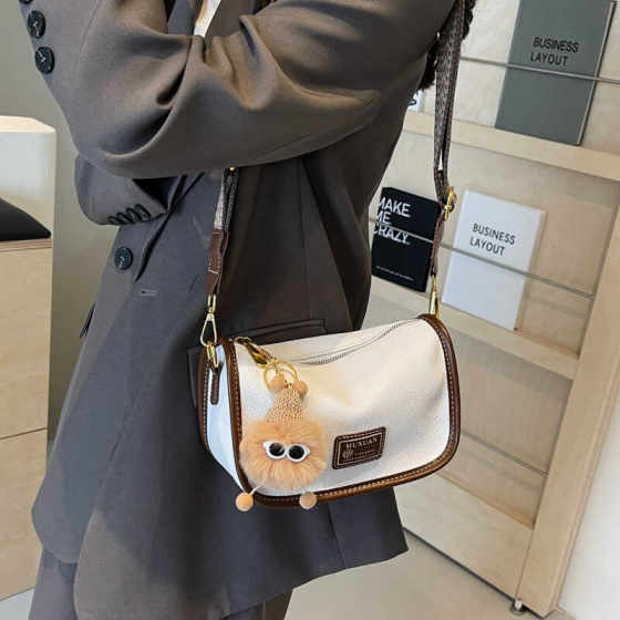 Boston bag women's 2026 new high-end baguette shoulder bag this year's popular wideband diagonal small pillow bag