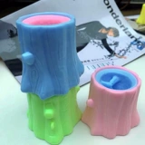 Белка сжимание игрушек злой пень