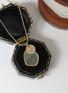 灰色贝壳不规则几何贝壳钱币金币人像项链锁骨链 钛钢镀14K金保色