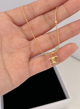 可以戴着洗澡不掉色锁骨项链