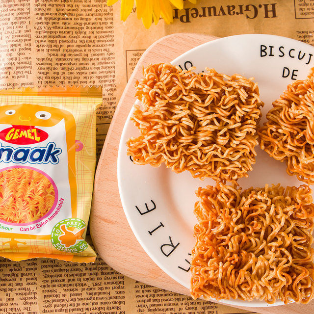 Chicken crispy noodles whole box imported from Indonesia gemez turkey instant noodles internet celebrity snacks snacks and snacks