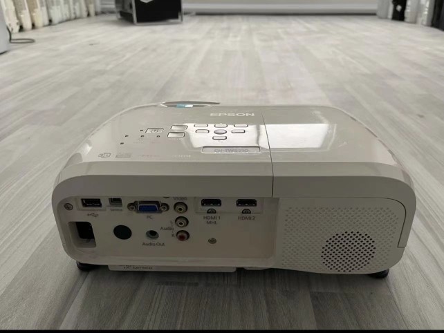二手日本品牌爱普生TW5210超高清1080p家用办公投影机3D智能语音wifi手机投屏白天直投办公商务投影仪特价