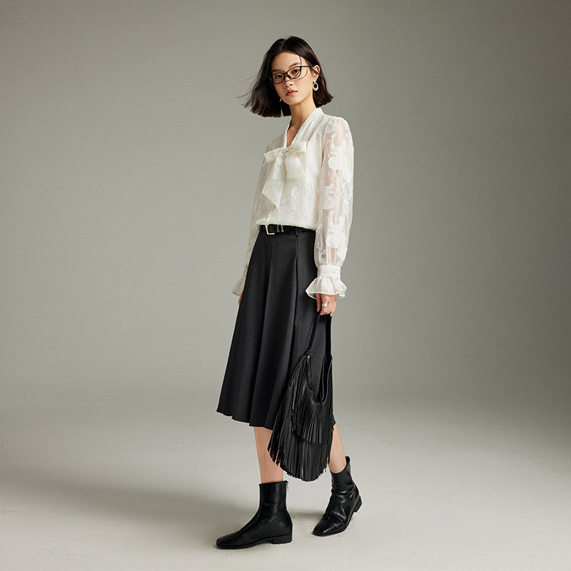 时尚蝴蝶结雪纺衬衫女MOFAN摩凡2025冬新款白色喇叭袖设计感衬衣,淘宝优惠券,粉丝福利购,淘宝优惠卷