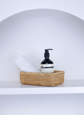 样板间卫生间饰品简约浴室柜桌面摆放卫浴毛巾沐浴露软装组合套装