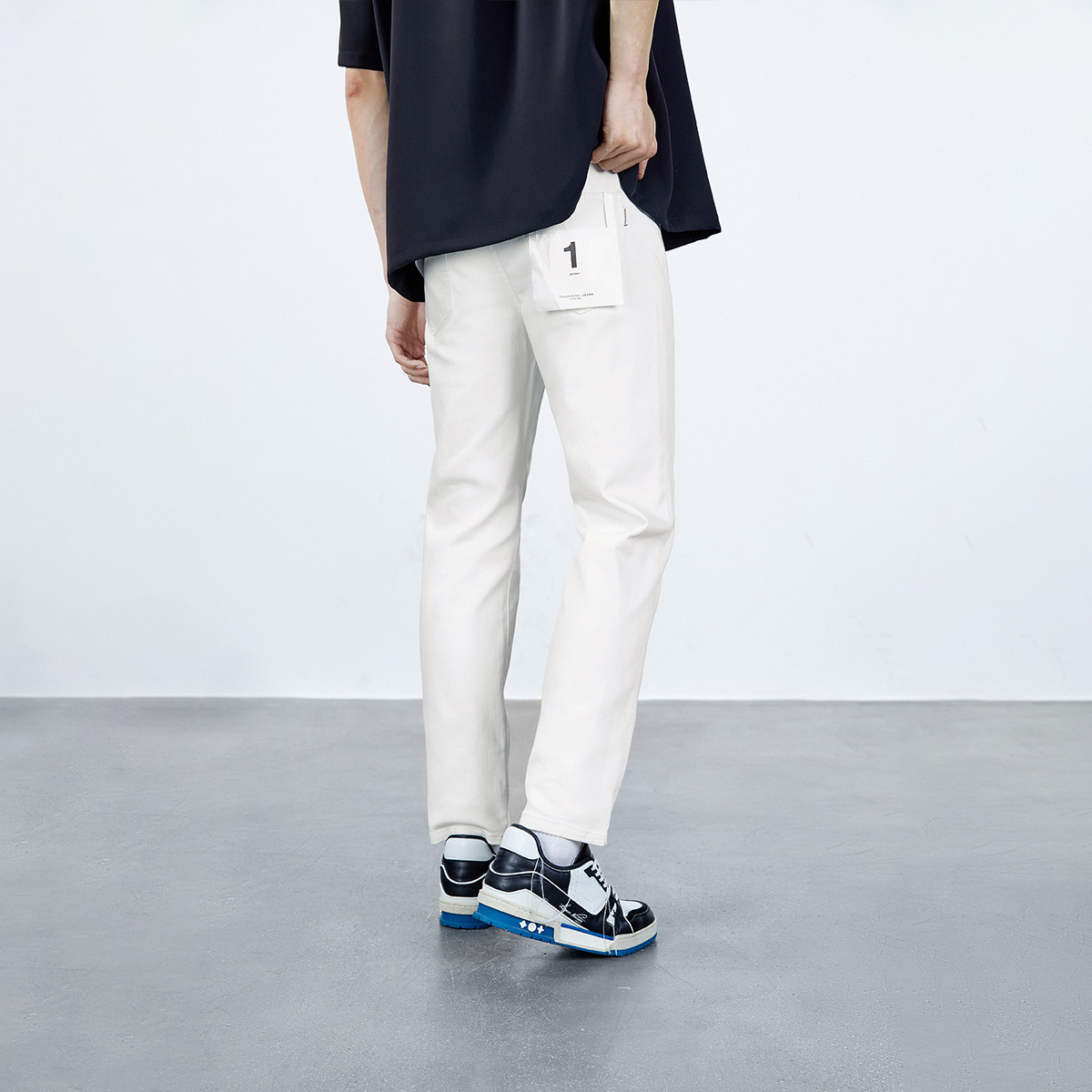  太平鸟男装牛仔裤