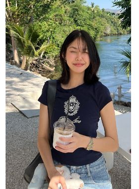 好随搭又显瘦谁不爱！藏青色正肩短袖T恤女夏季辣妹短款露脐上衣