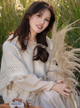 白色连帽针织衫女温柔甜美森系少女斗篷旅行穿搭围巾披肩上衣外搭