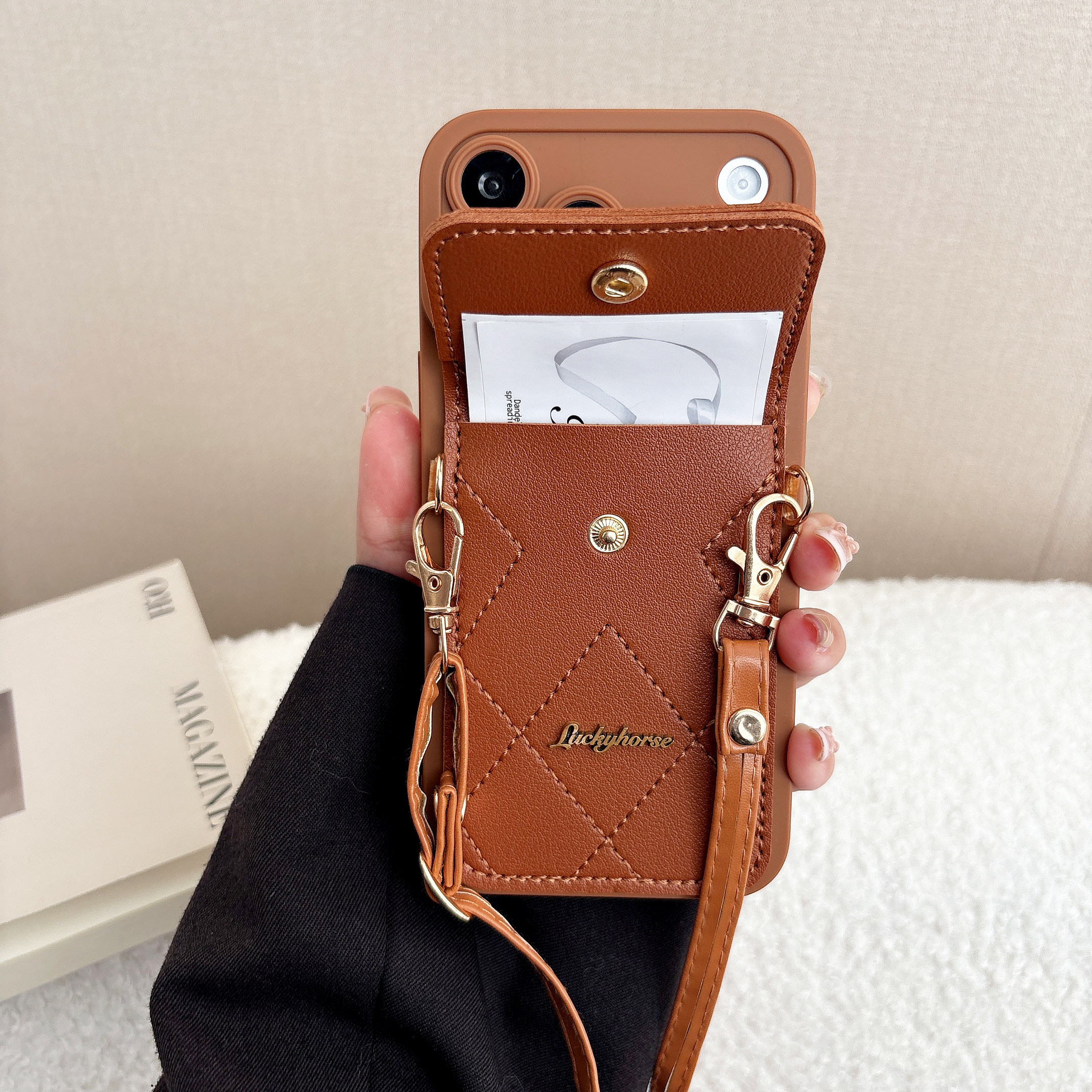 英文金属小马零钱卡包适用华为P80手机壳90荣耀500软P70斜挎挂绳mate60pro背带12nova14秋冬13畅享x50i女菱格,淘宝优惠券,粉丝福利购,淘宝优惠卷