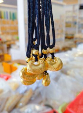 周家同款祥云小金坨坨吊坠越南沙
