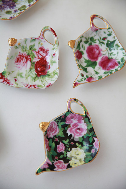 Fat Rabbit Beauty Export European Floral Spoon Teapot