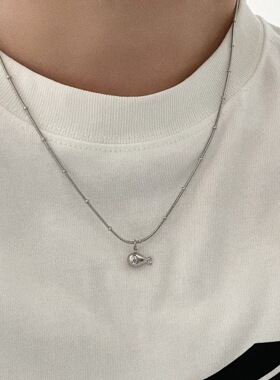 【新品推荐】小胖鱼不掉色钛钢项链2026年新款小众设计女简约吊坠