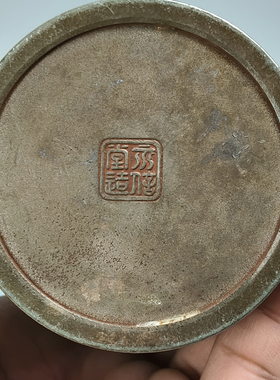 日本纯锡茶筒茶叶罐。品相如图。