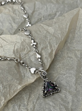 925炫彩三角复古吊坠爱心扑克牌项链潮男女百搭毛衣链配饰