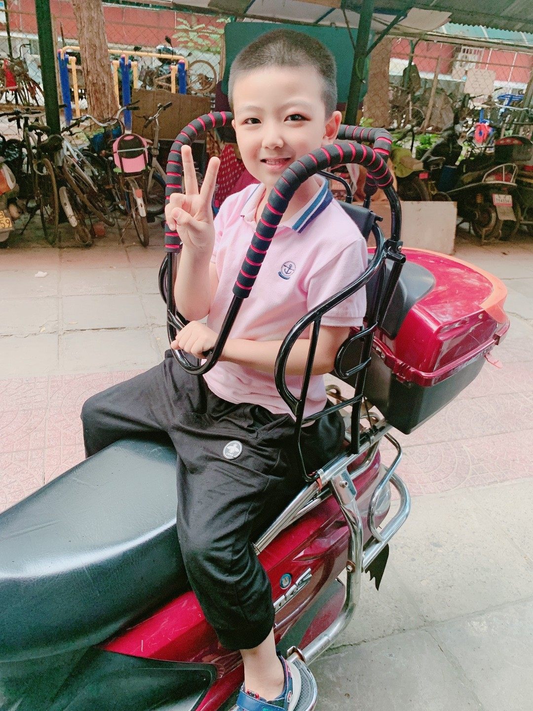 定制 电动车儿童座椅 后置 踏板车电瓶车摩托车安全后坐椅 新国标,淘宝优惠券,粉丝福利购,淘宝优惠卷