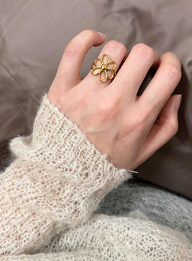 韩系气质独特镂空花朵金色戒指女