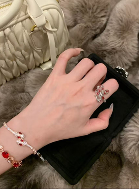 轻奢气质仿红宝石灵蛇手链2025新年时尚叠戴手镯高级感本命年手饰