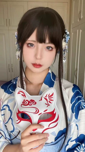 Детская японская маска в стиле древности