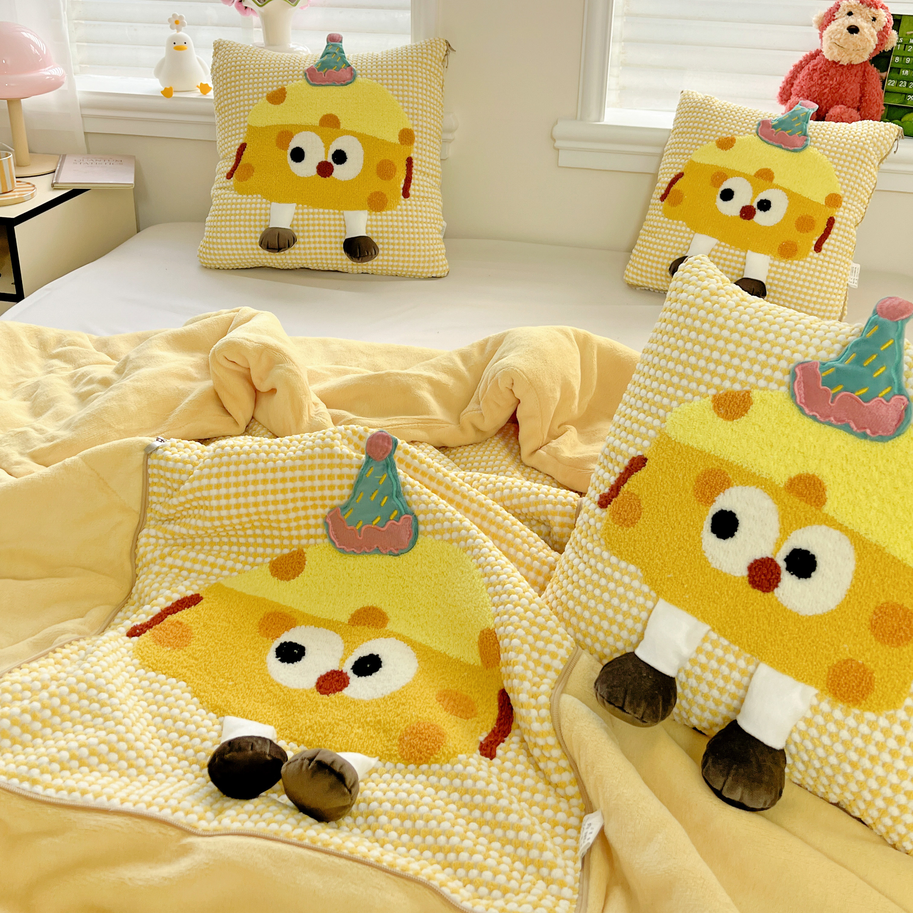 牛奶绒 加厚抱枕被子两用二合一车上午睡枕头被办公室沙发午休靠,淘宝优惠券,粉丝福利购,淘宝优惠卷