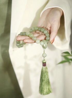 爆款和田色玉石手持文玩绕指柔跑环手持晴水绿湖水绿手持手串简约