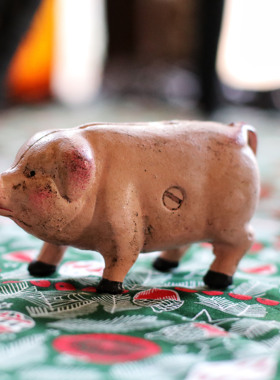 稻谷铸铁彩绘家居桌面小猪猪