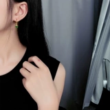 Ретро небольшие дизайнерские серьги с цирконом, французский ретро стиль, яркий броский стиль, изысканный стиль, тренд сезона