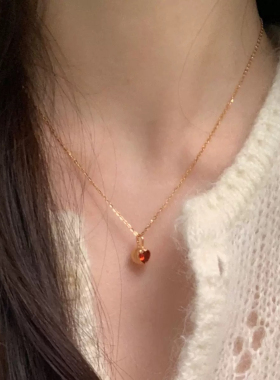 亮眼哟!马年红玛瑙爱心项链女18K金锁骨链轻奢小众本命年百搭颈链