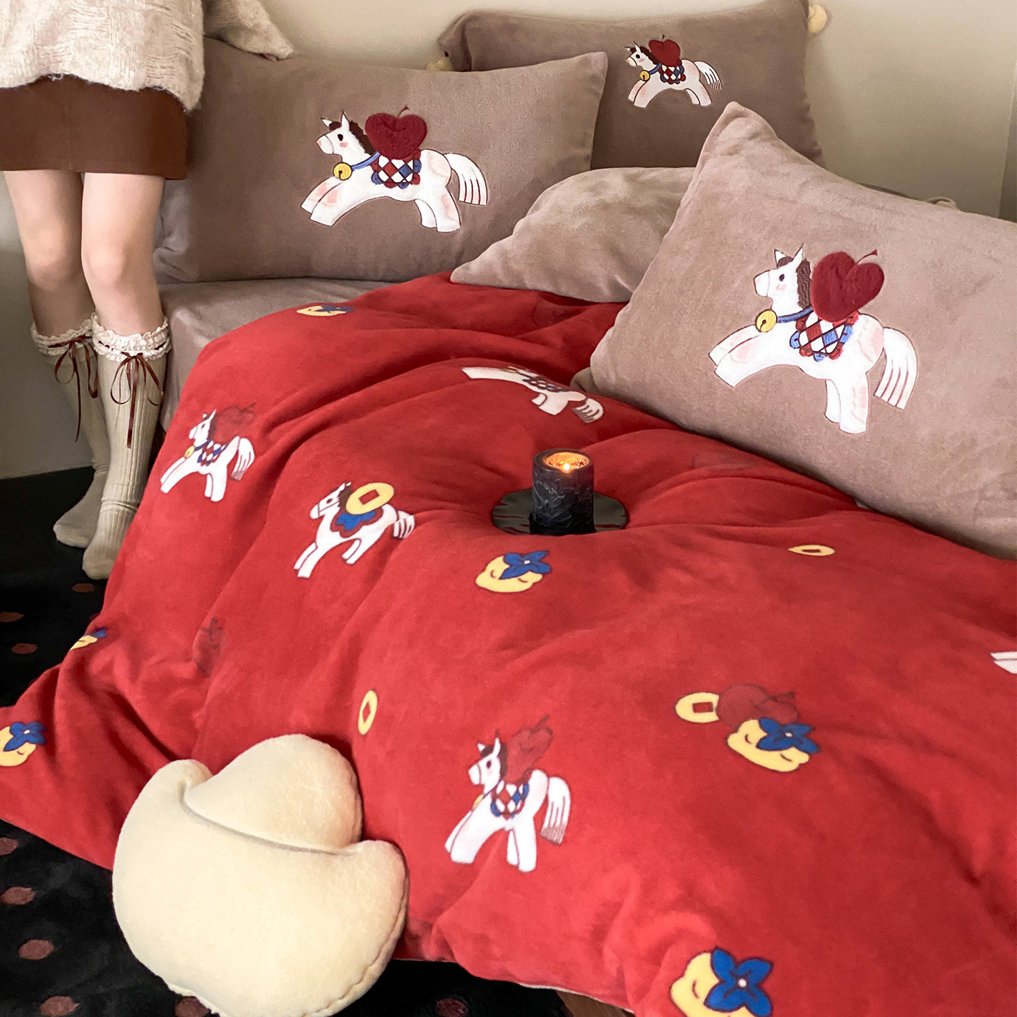 LANSWAY送抱枕发财小马牛奶绒四件套冬保暖印花红色结婚被套床单,淘宝优惠券,粉丝福利购,淘宝优惠卷