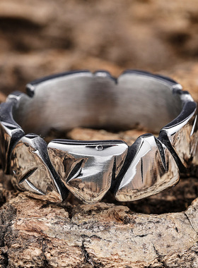 朋克风欧美简约ins摇滚嘻哈戒指素圈划痕破坏感钛钢单身气质指环