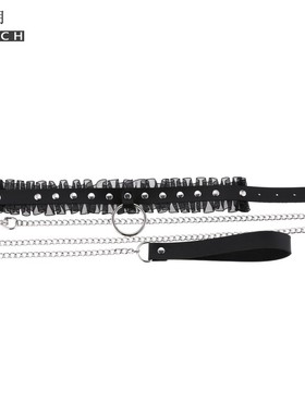 人带狗狗牵蕾丝项圈女