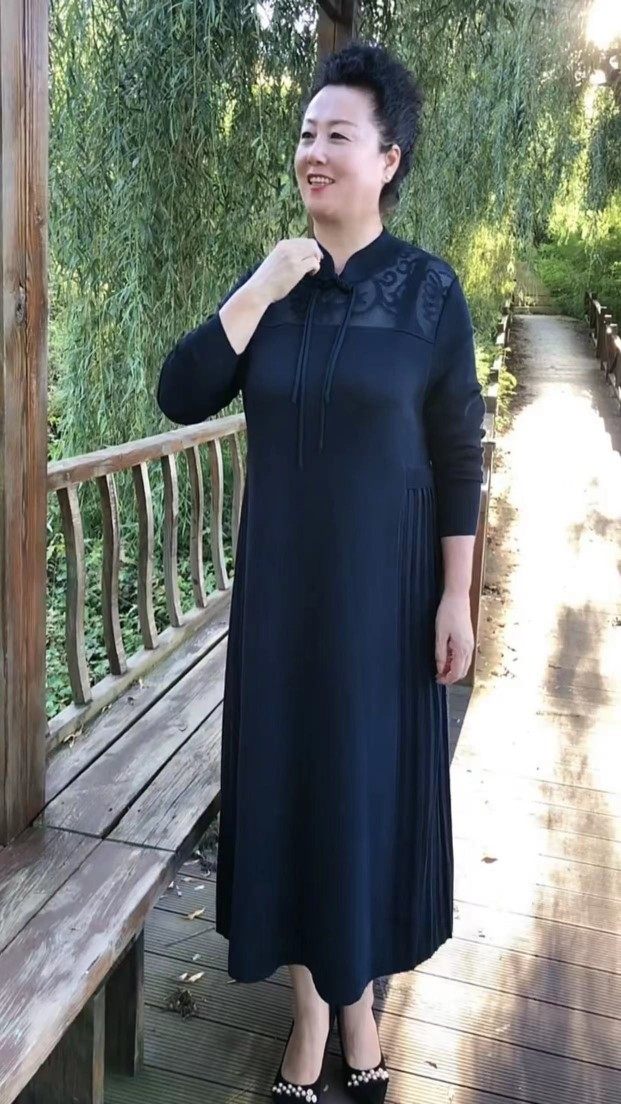 妈妈婆婆秋冬羊毛针织连衣裙女长袖复古改良旗袍显瘦气质毛衣打底