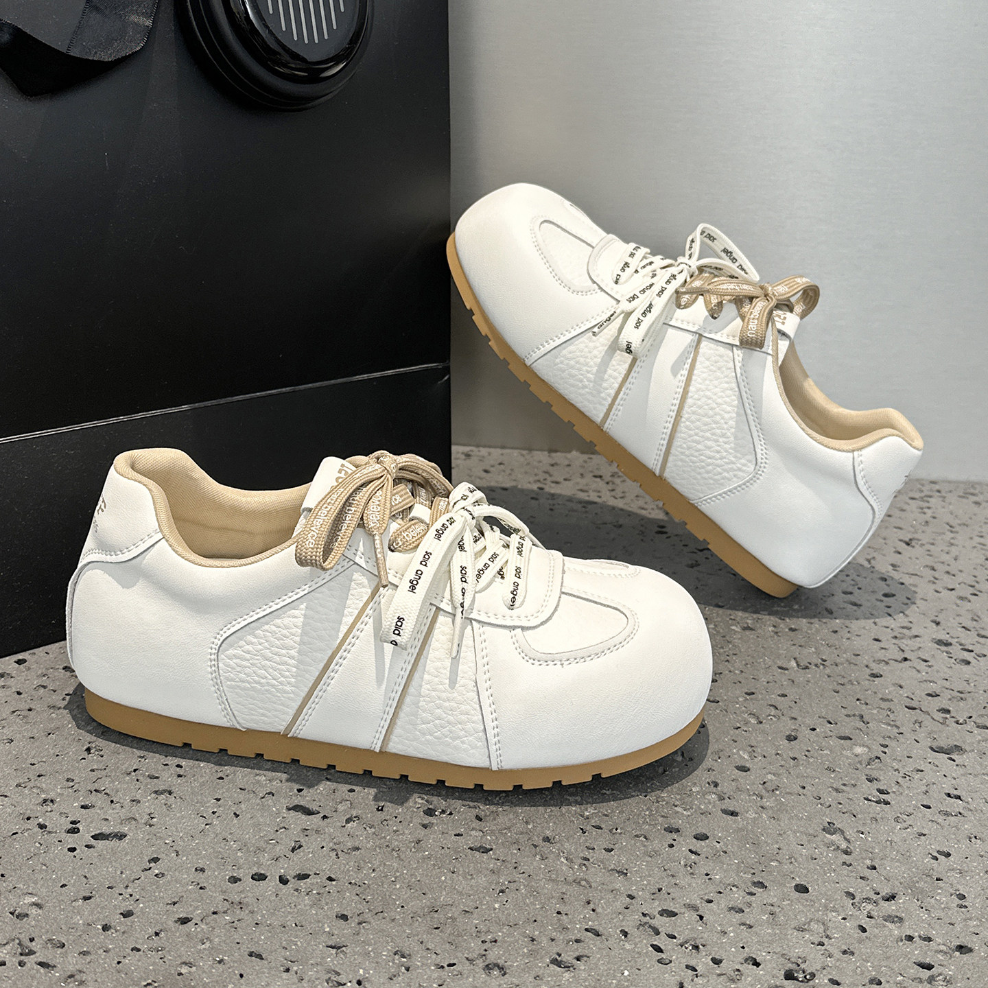 巨好看阿甘德训鞋女2026春季新款百搭真皮系带圆头厚底增高小白鞋,淘宝优惠券,粉丝福利购,淘宝优惠卷