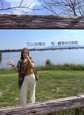 王宫之门三角巾 桑蚕丝绵羊毛围巾保暖披肩 气质咖色系百搭围巾