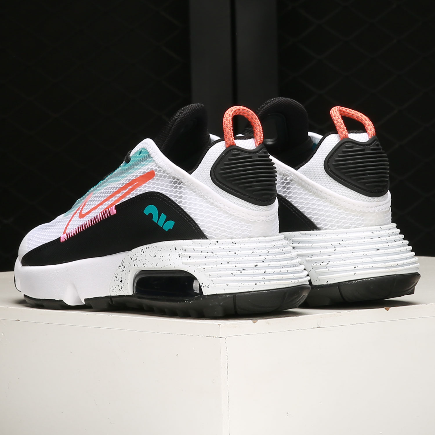 nike/耐克正品 air max 2090 低帮透气大童运动跑步鞋 cj4066-106